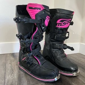 MSR brand ATV riding boots! Size 7, men’s, NEW CONDITION
